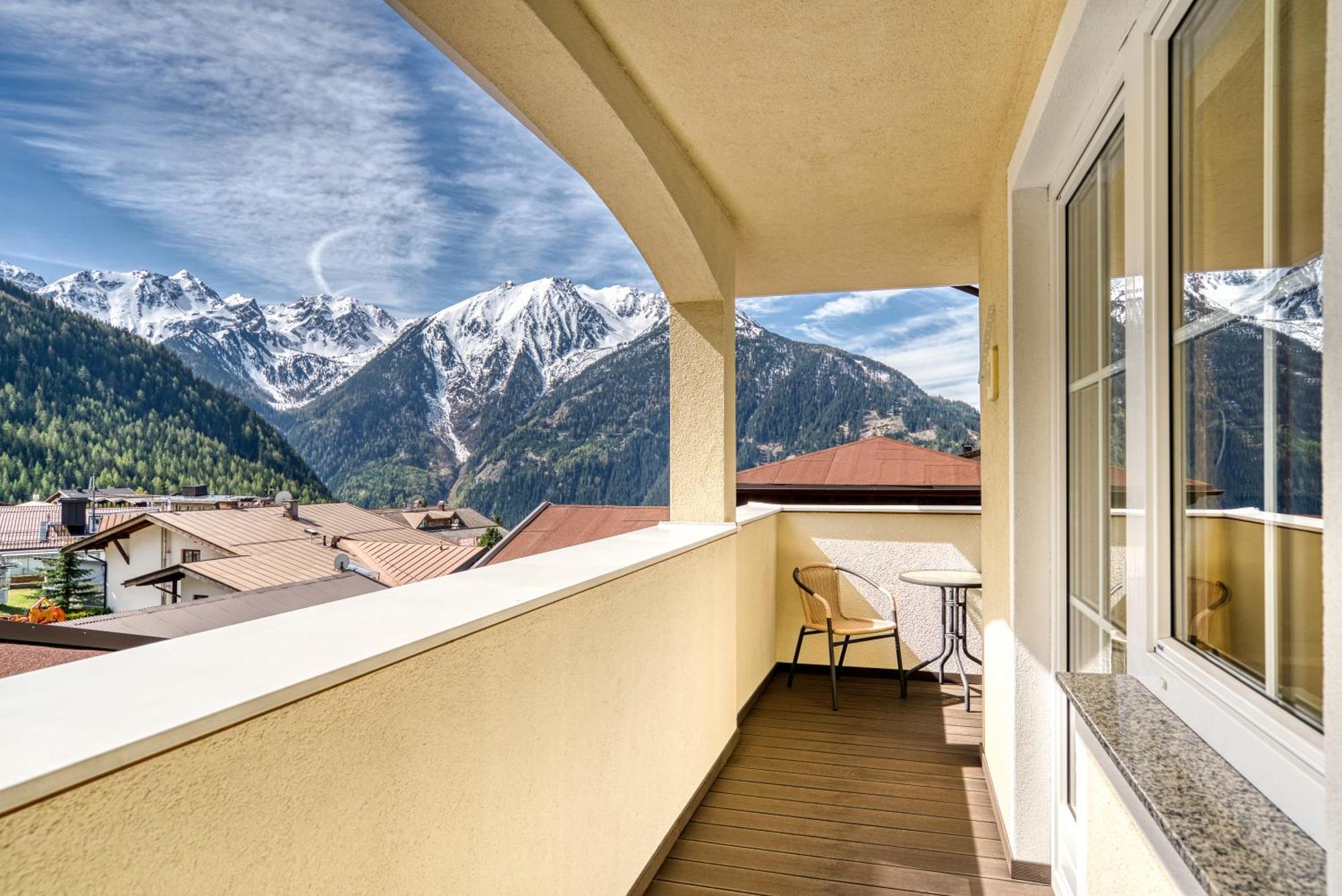 Hotel Alpen-Royal Йерценс Экстерьер фото