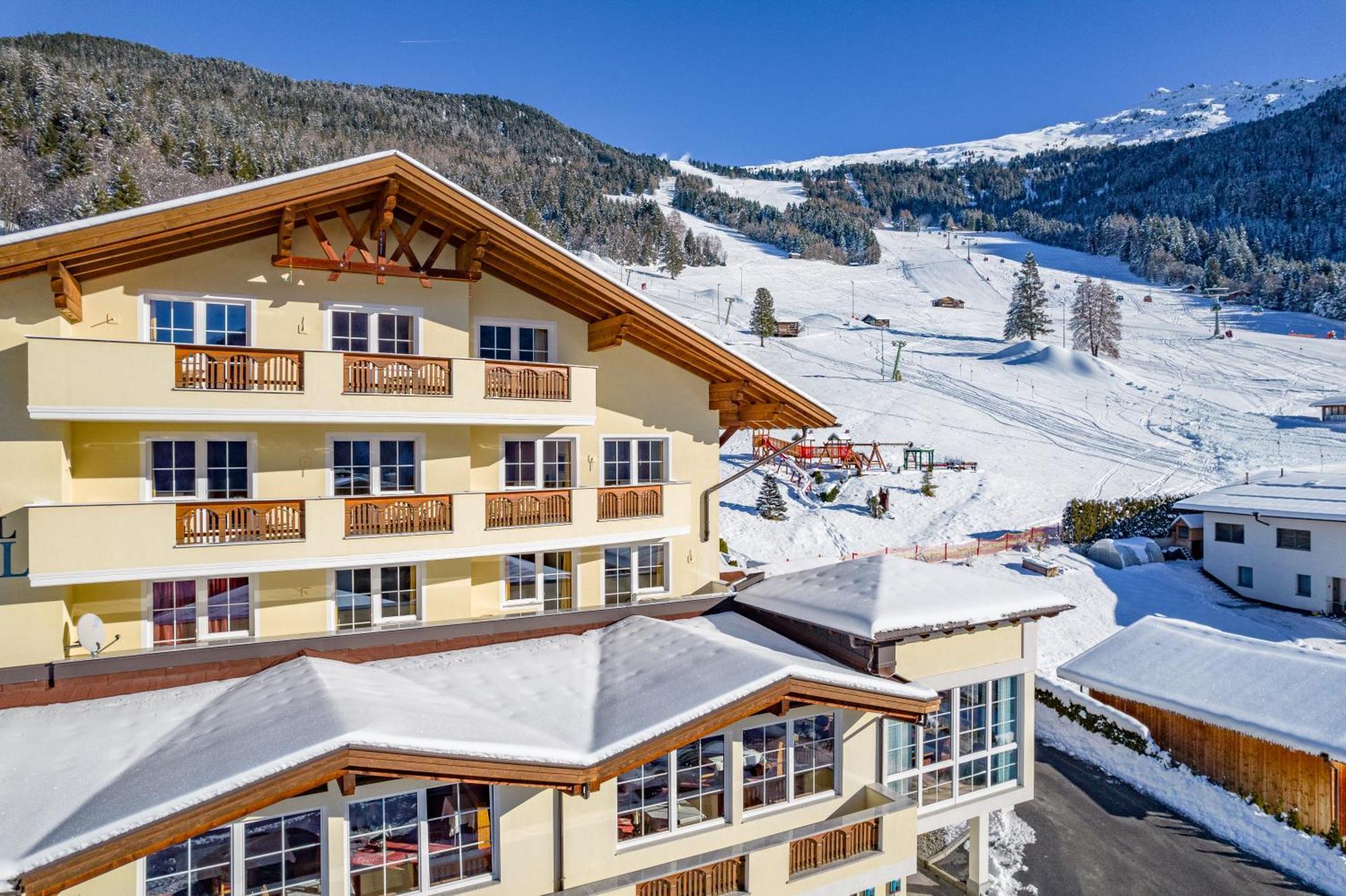 Hotel Alpen-Royal Йерценс Экстерьер фото