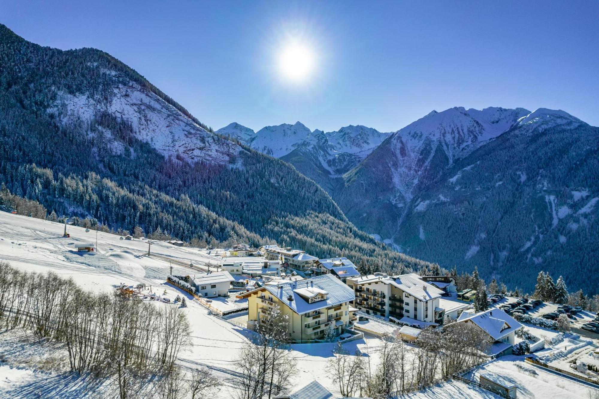 Hotel Alpen-Royal Йерценс Экстерьер фото