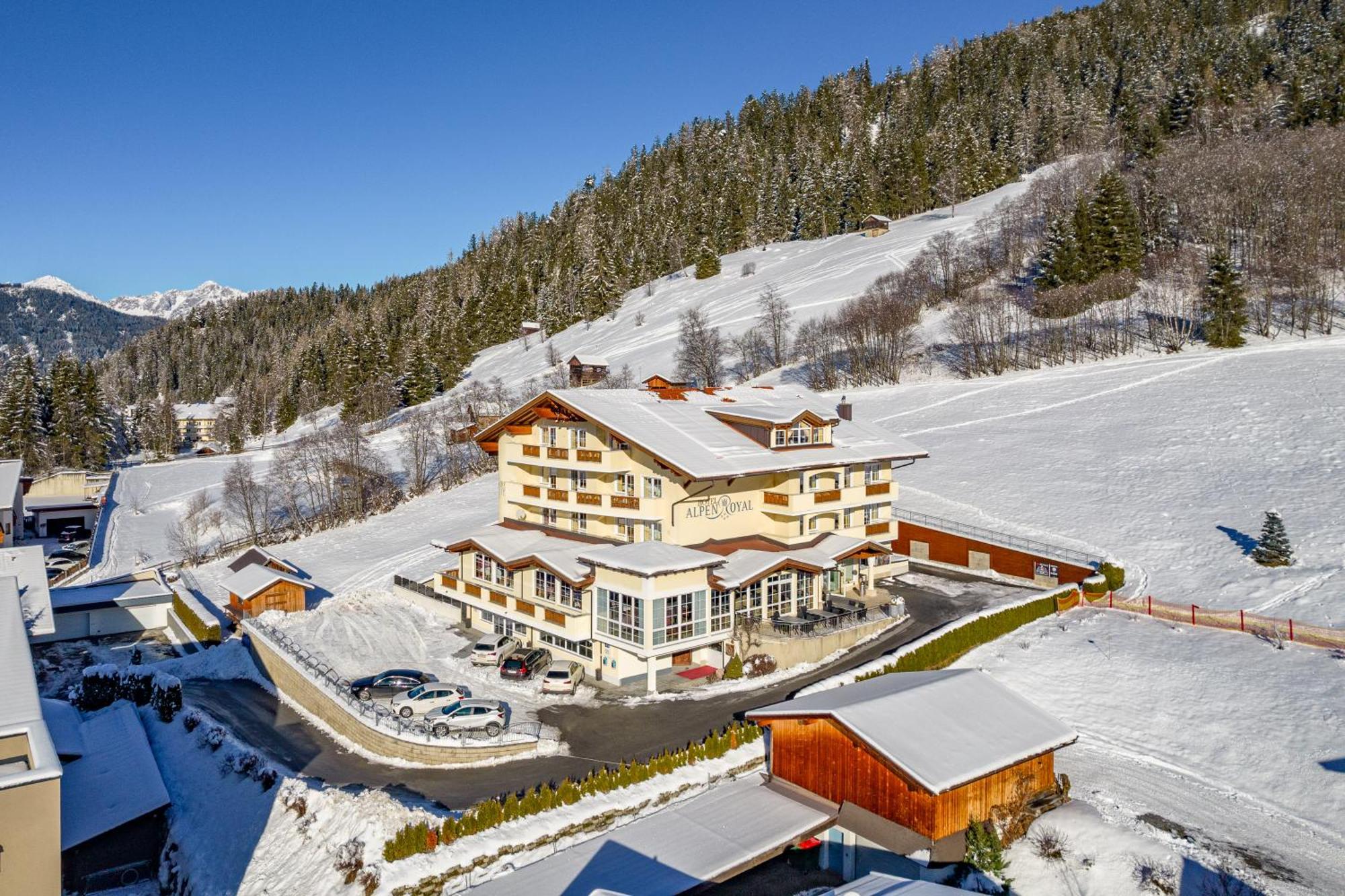 Hotel Alpen-Royal Йерценс Экстерьер фото